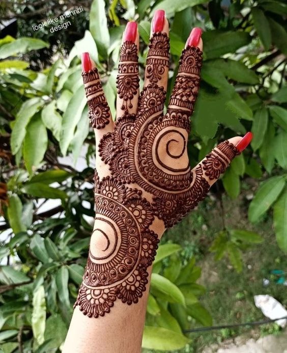 easy arabic mehndi design back hand 25