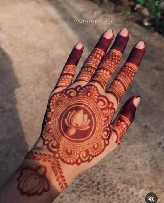 easy arabic mehndi design back hand 26