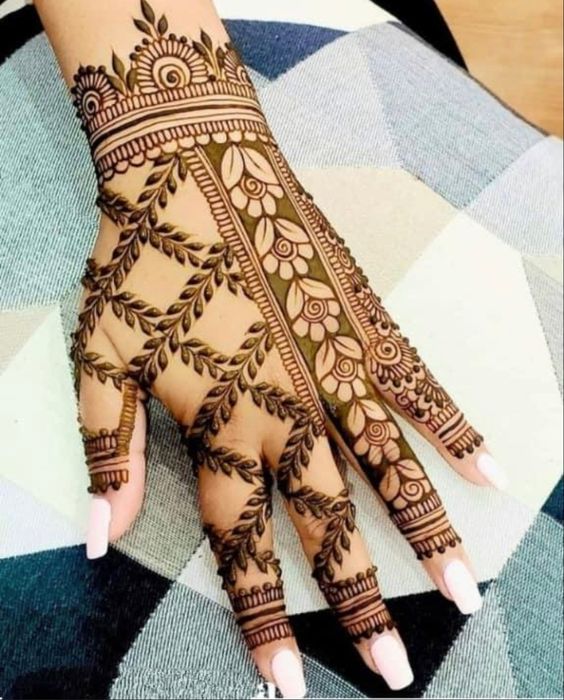 easy arabic mehndi design back hand 3