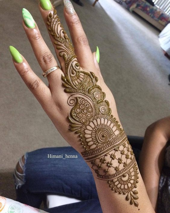 easy arabic mehndi design back hand 34