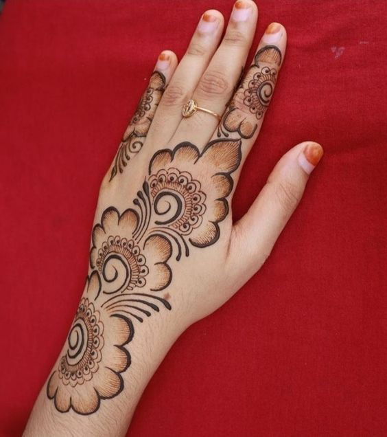 easy arabic mehndi design back hand 8